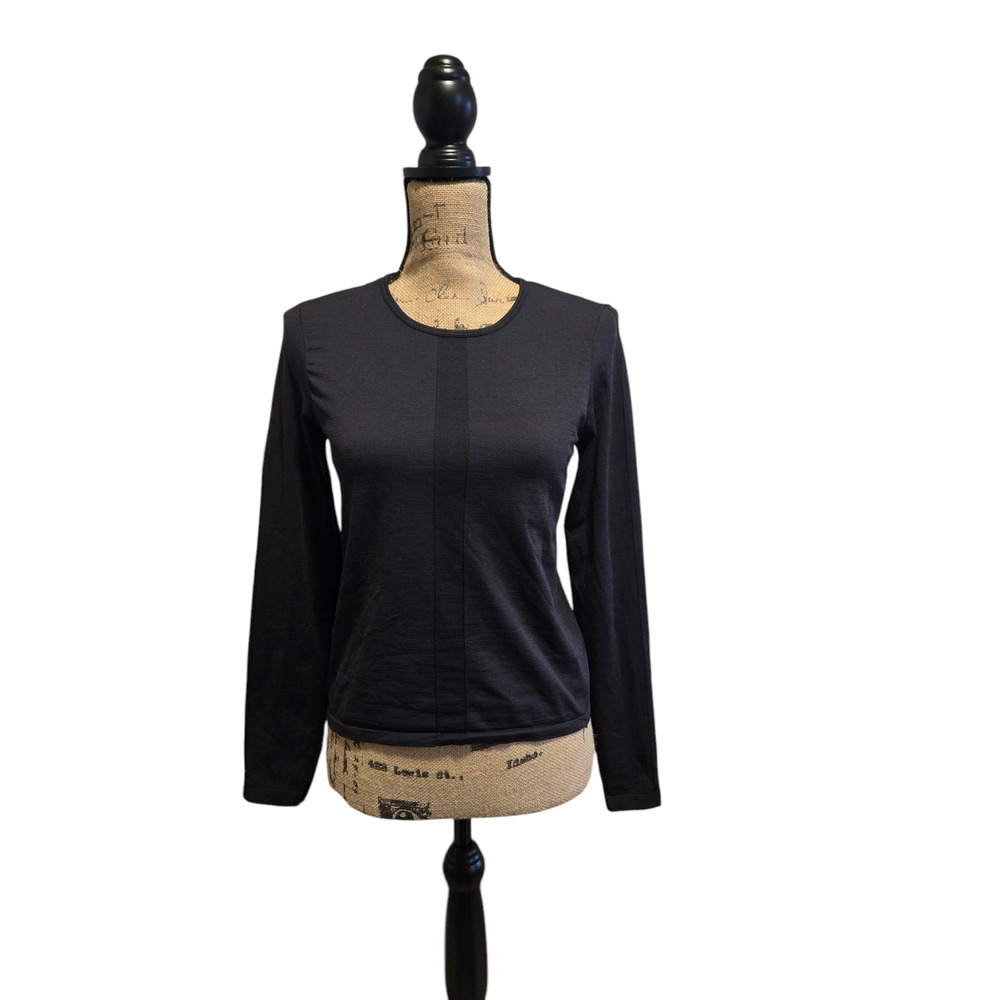 Vuori plain black long sleeve top, size 6*